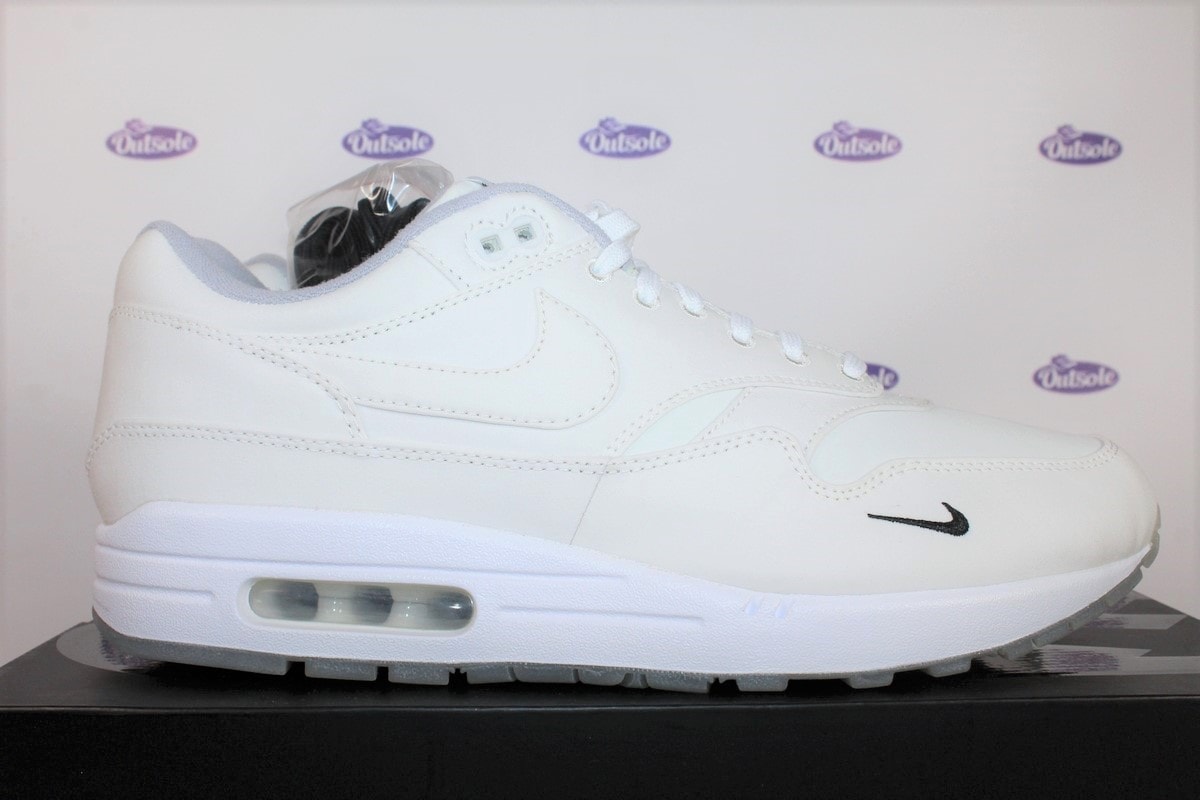 Nike Air Max 1 DSM White Wolf Grey • ✓ stock Outsole