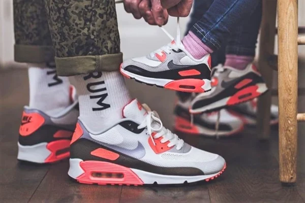 Nike Air Max 90 Infrared too small too big sneakers Outsole