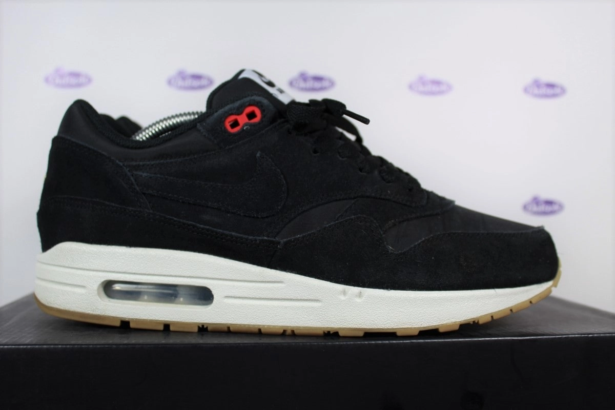 Nike-Air-Max-1-England-iD-TZ-