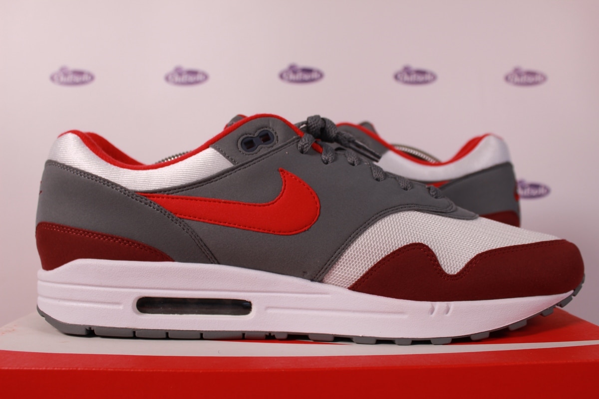 Mucho Alarmante Constitución Nike Air Max 1 White University Red • ✓ In stock at Outsole