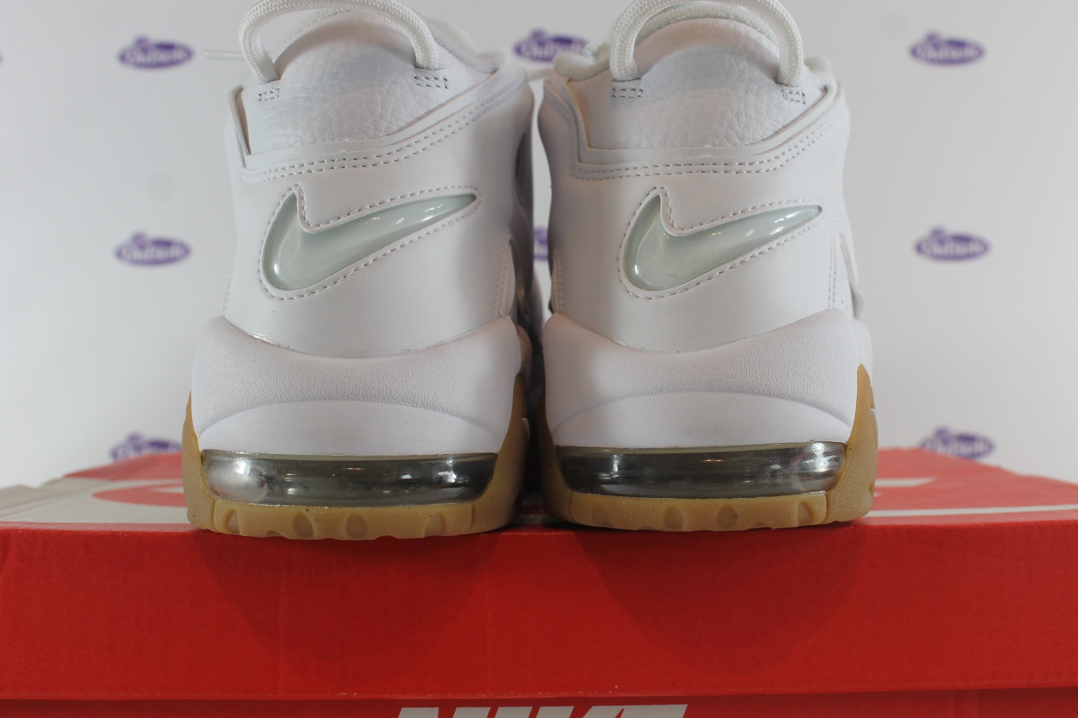Hubert Hudson masculino dígito Nike Air More Uptempo White Gum • ✓ In stock at Outsole