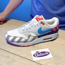 Lacing tutorial veter instructie veteren veters laces Nike Air Max 1 Stap 1 250x250 - How to lace up up your Nike Air Max 1 sneakers?