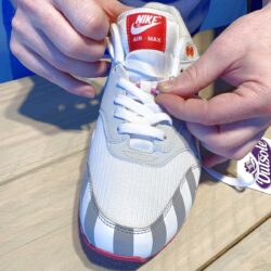 Lacing tutorial veter instructie veteren veters laces Nike Air Max 1 Stap 10 250x250 - How to lace up up your Nike Air Max 1 sneakers?