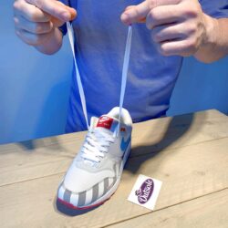Lacing tutorial veter instructie veteren veters laces Nike Air Max 1 Stap 13 250x250 - How to lace up up your Nike Air Max 1 sneakers?