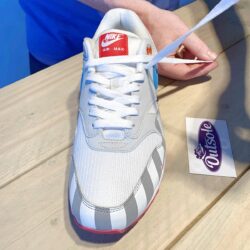 Lacing tutorial veter instructie veteren veters laces Nike Air Max 1 Stap 14 250x250 - How to lace up up your Nike Air Max 1 sneakers?