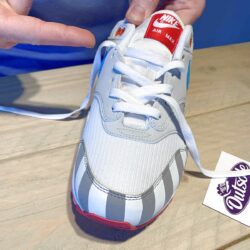 Lacing tutorial veter instructie veteren veters laces Nike Air Max 1 Stap 17 250x250 - How to lace up up your Nike Air Max 1 sneakers?