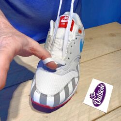 Lacing tutorial veter instructie veteren veters laces Nike Air Max 1 Stap 3 250x250 - How to lace up up your Nike Air Max 1 sneakers?