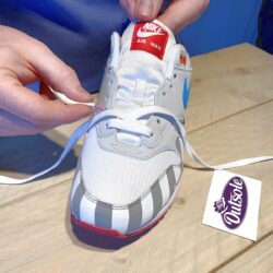 Lacing tutorial veter instructie veteren veters laces Nike Air Max 1 Stap 5 250x250 - How to lace up up your Nike Air Max 1 sneakers?