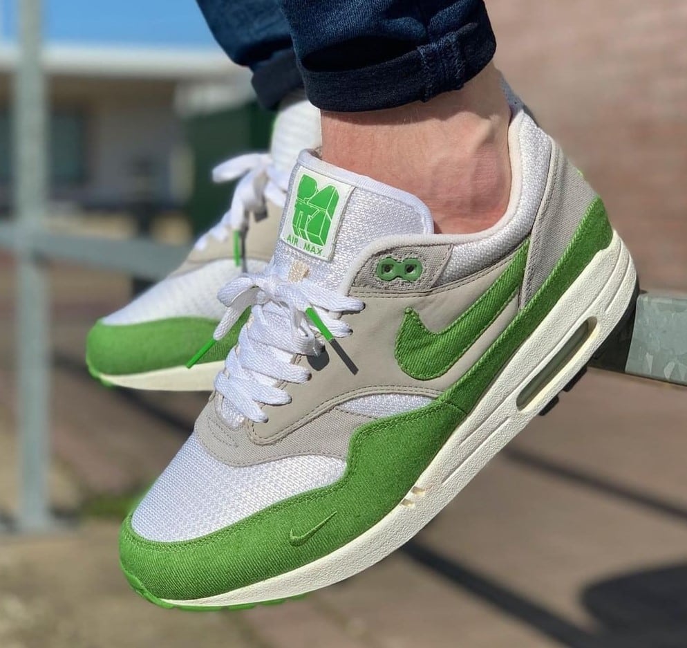 WOMFT WIVAH Outsole Nike Air Max 1 Patta Premium QS Chlorophyll Green - How to lace up up your Nike Air Max 1 sneakers?