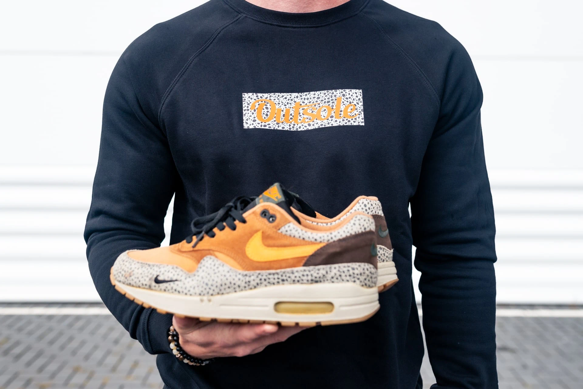 Outsole Premium Box Logo Sweater Atmos Safari 4
