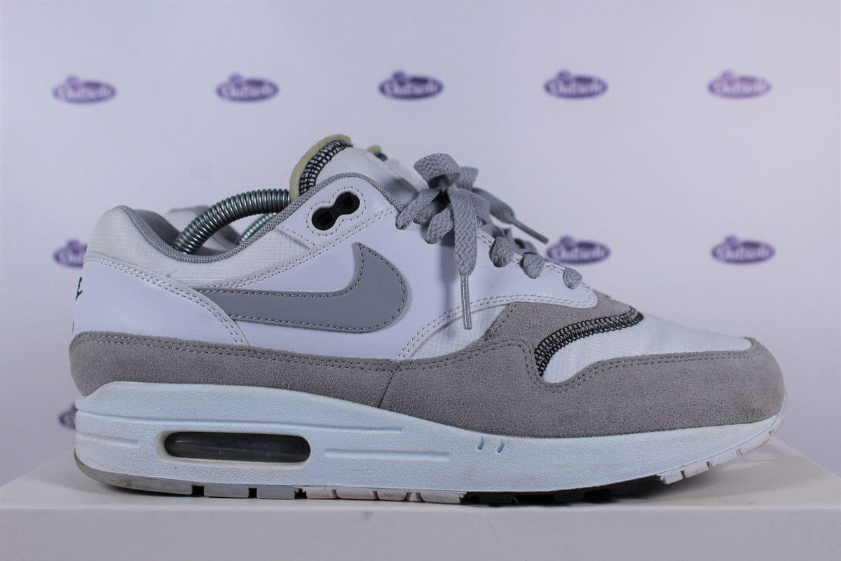 Nike Air Max 1 Inside Out Wolf Grey 425 1 - Outsole