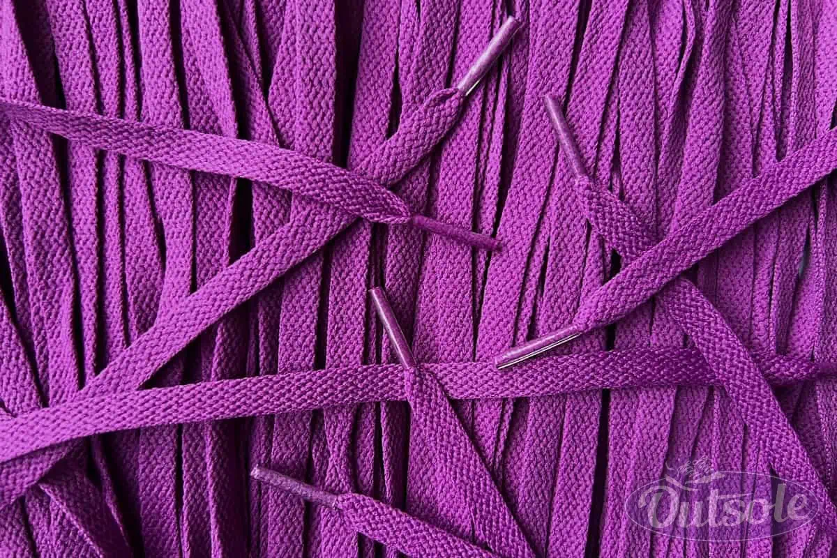 Nike laces Berry flat