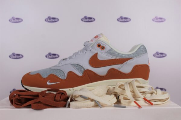 LACE PACK Nike Air Max 1 Patta Waves Monarch Outsole Nike laces