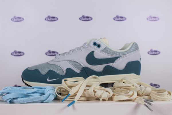 LACE PACK Nike Air Max 1 Patta Waves Noise Aqua Outsole Nike laces