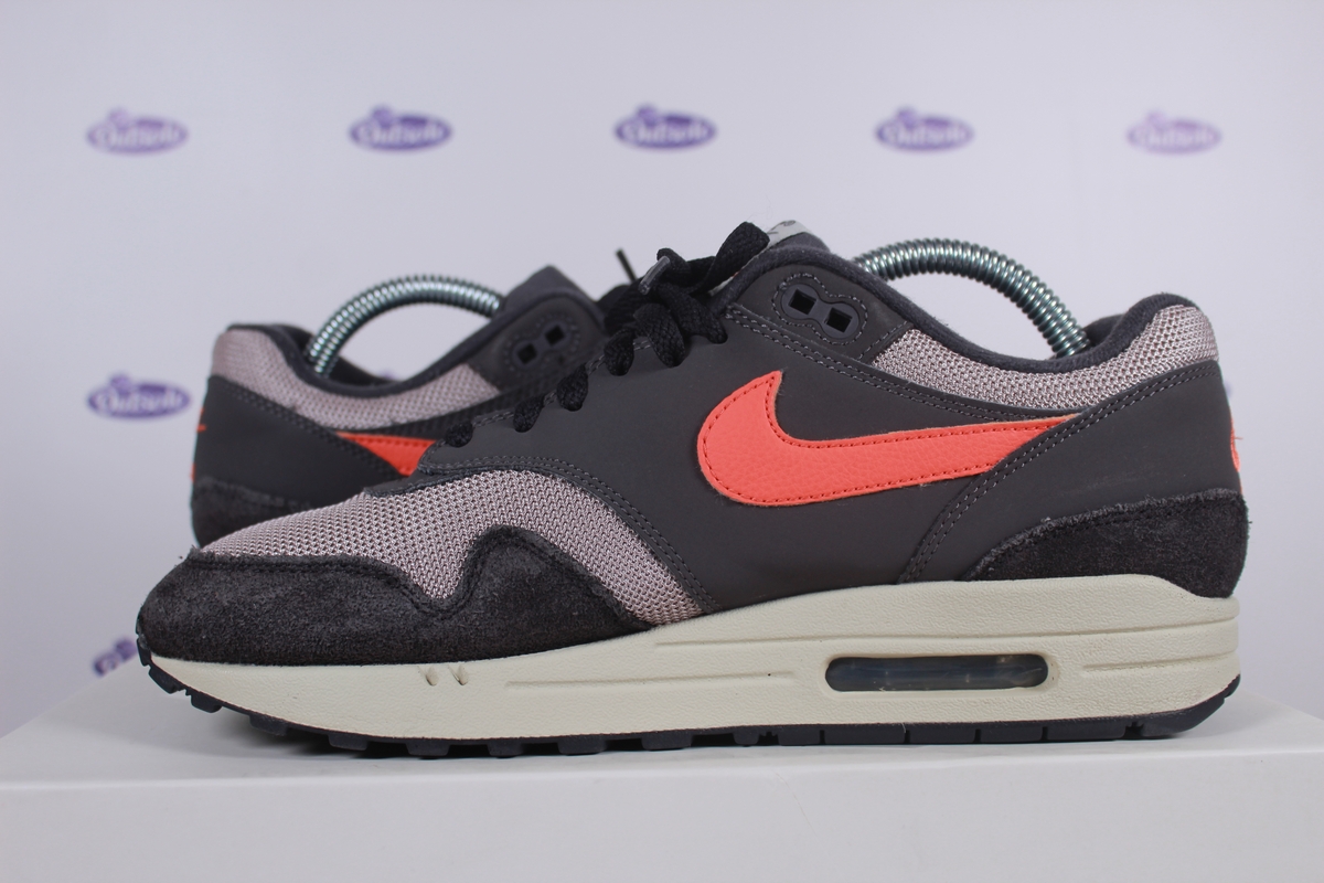 Nike Air Max 1 Oil Mango • In at Outsole