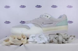 LACE PACK Nike Air Max 1 Summit White Sail Miniswoosh Outsole Nike laces