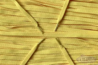 Nike flat laces Pastel Yellow pastelgeel