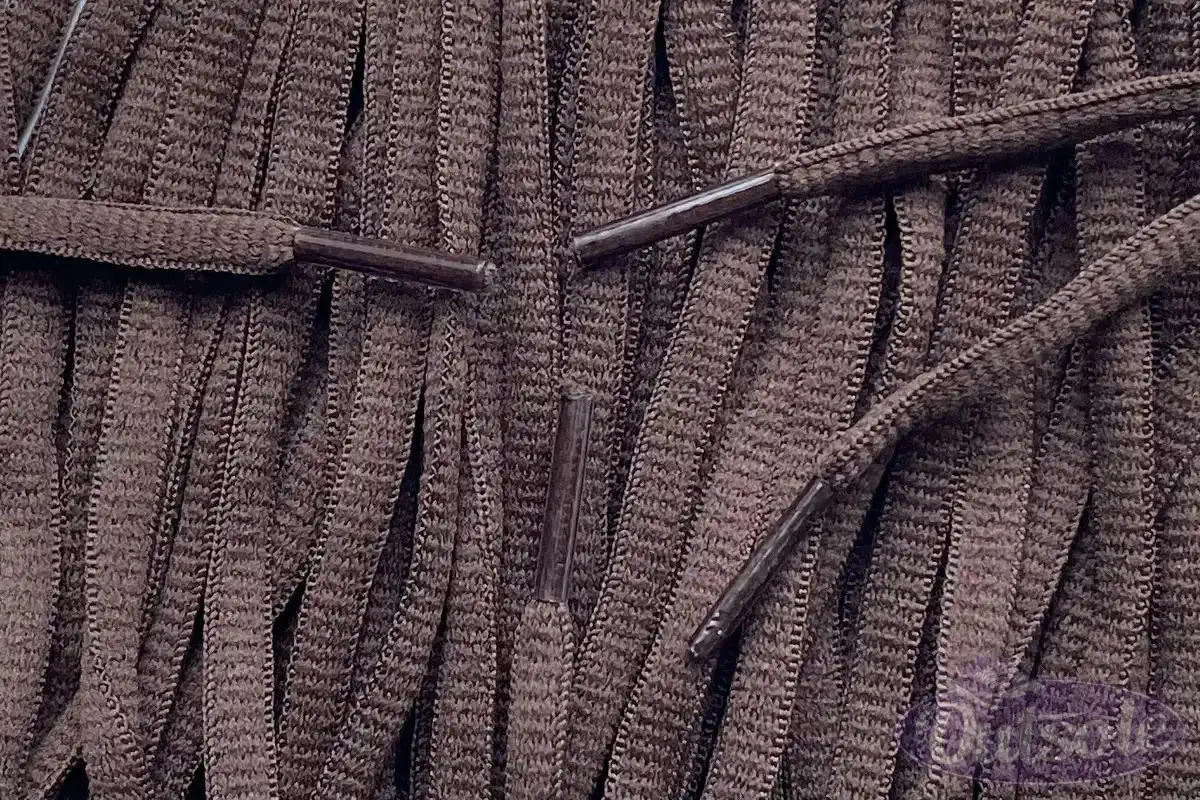 Small oval laces brown smalle ovale veters bruin