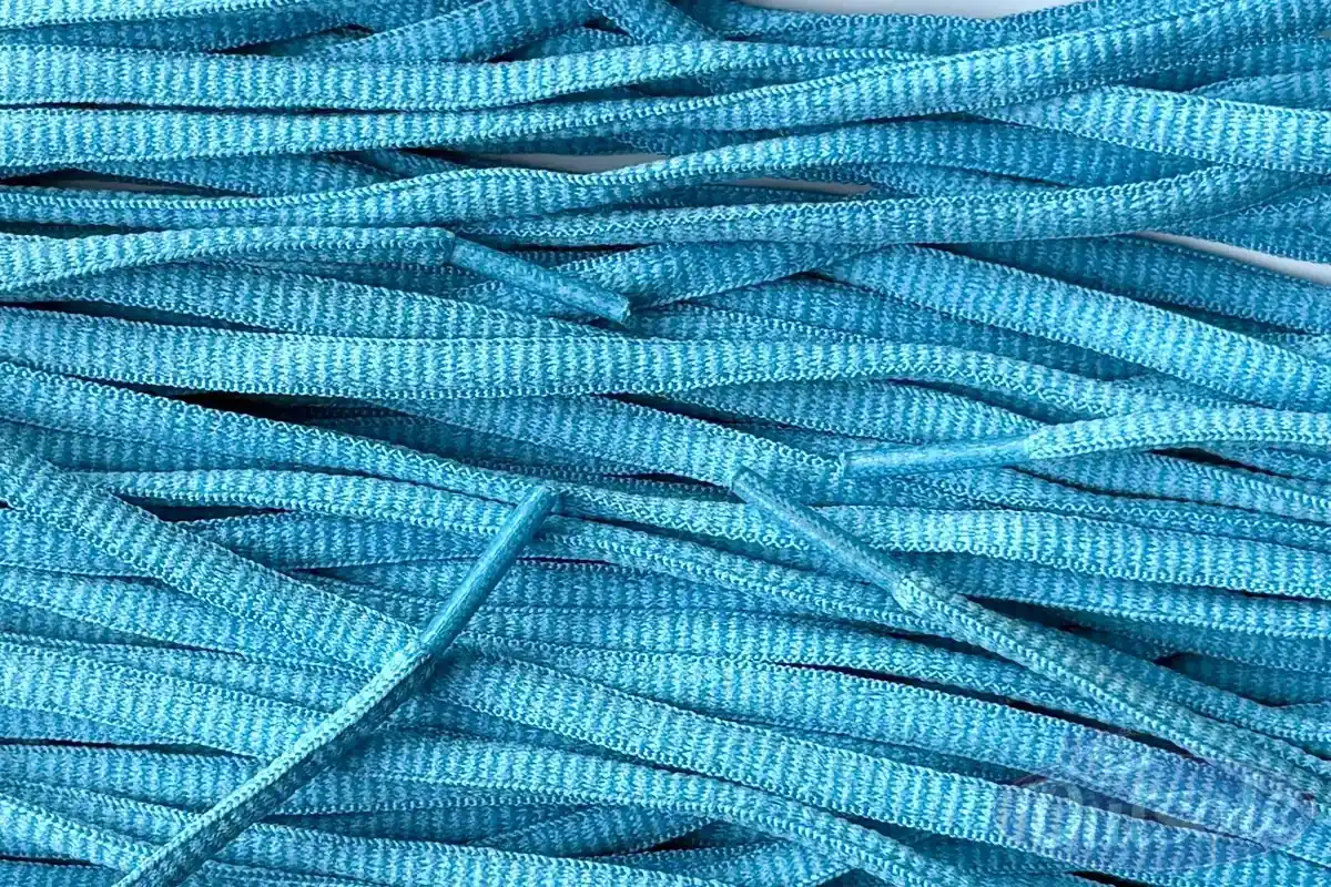 Small oval laces light blue smalle ovale veters lichtblauw