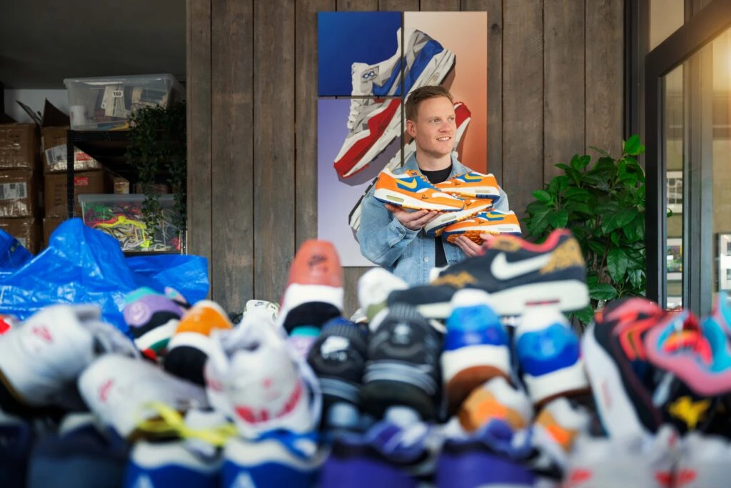 Sneaker-ondernemer Frank Klerks: ‘De Nike Air Max 1 is iconisch’ Frank Klerks, oprichter van Outsole, over de Nike Air Max 1 in Financial Focus